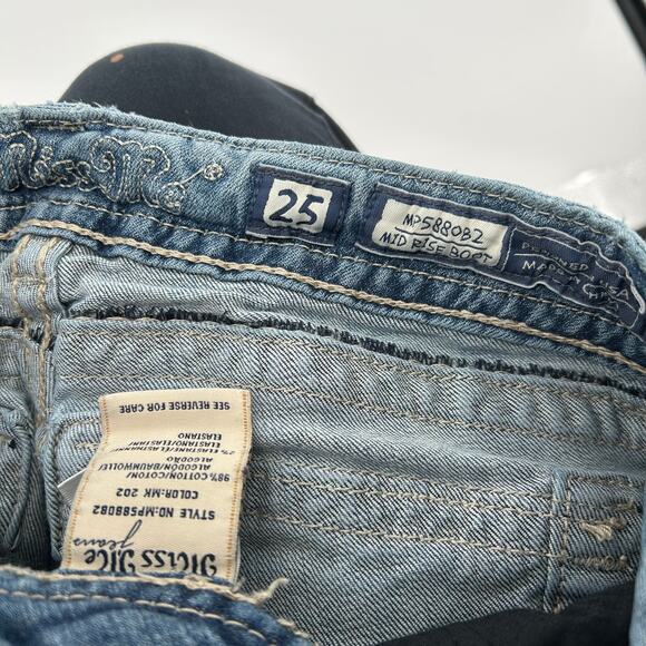 VTG y2k Women's Low Rise Miss Me Medium Wash Blue Denim Bootcut Jeans MP588082 - Picture 4 of 10